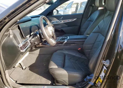 2024 BMW I7 xDrive60 z USA, uszkodzony, nr VIN WBY53EJ04RCP86968